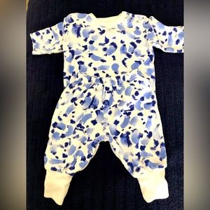 Yummy Kids 2 Piece Outfit. size 12 Months